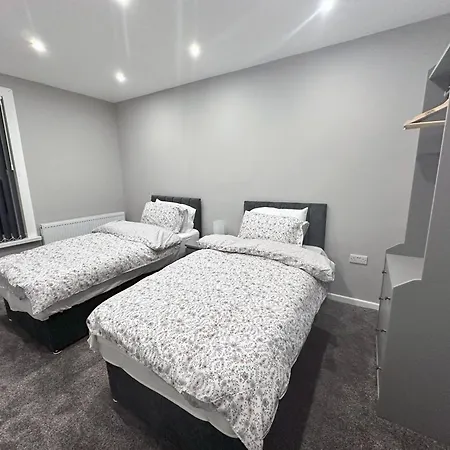 Modernised 4 Bedroom House Close To Centre, Kep