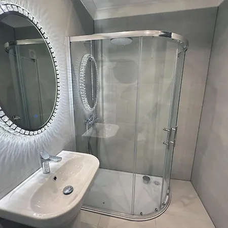 公寓 Modernised 4 Bedroom House Close To Centre, Kep *