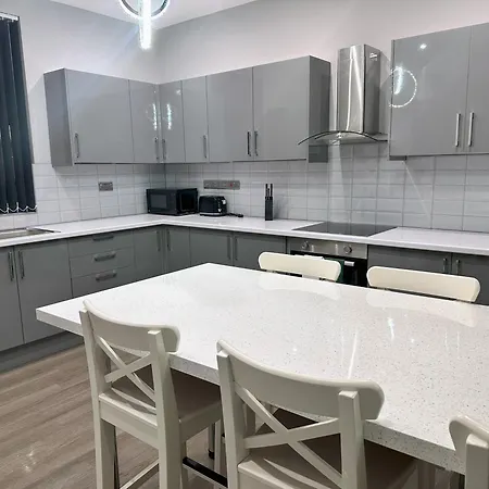 Modernised 4 Bedroom House Close To Centre, Kep *