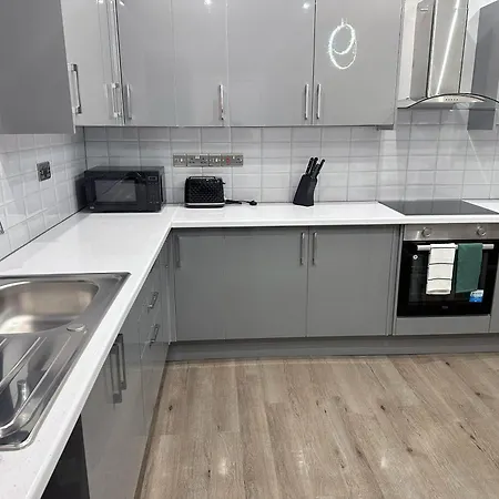 Modernised 4 Bedroom House Close To Centre, Kep 公寓