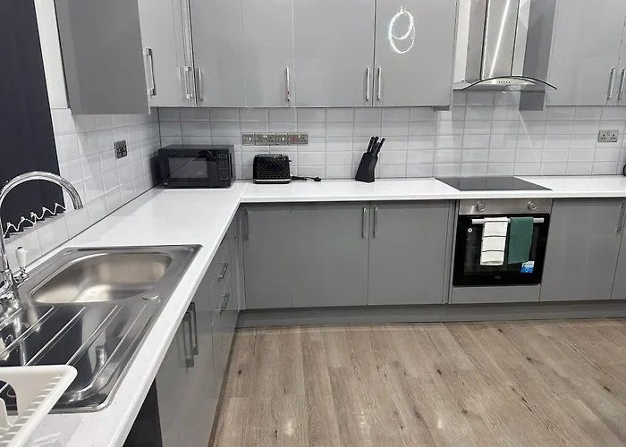 Modernised 4 Bedroom House Close To Centre, Kep Апартаменты