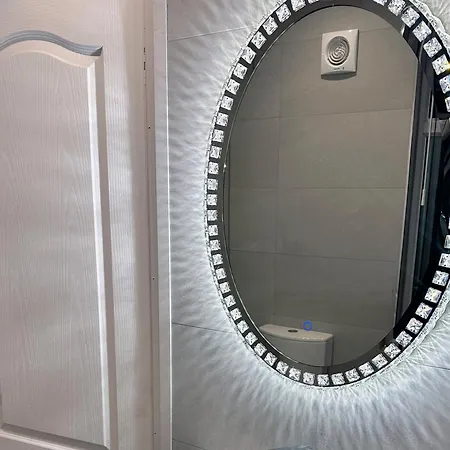 Apartment Modernised 4 Bedroom House Close To Centre, Kep *