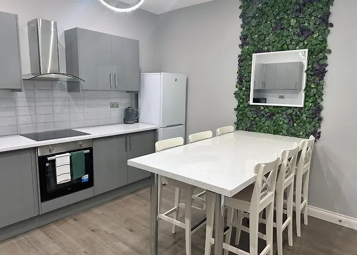 Modernised 4 Bedroom House Close To Centre, Kep *