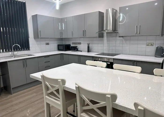 Modernised 4 Bedroom House Close To Centre, Kep *